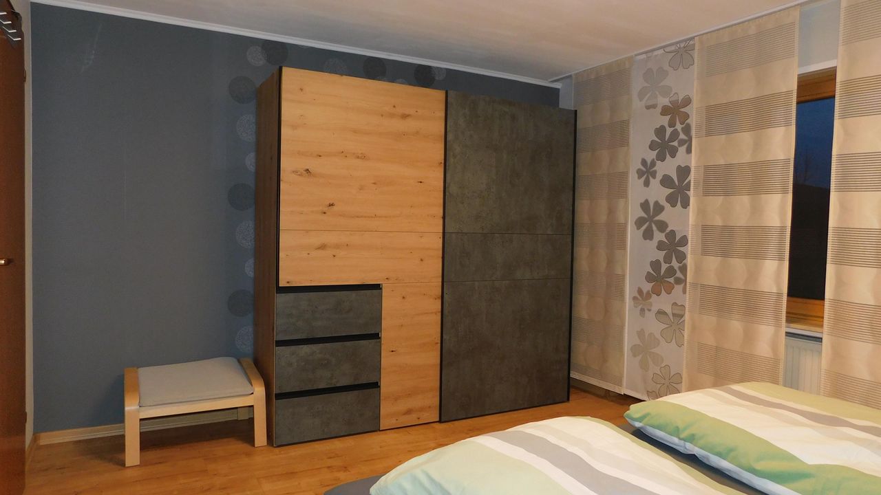 Geräumiges Schlafzimmer Geräumiges Schlafzimmer